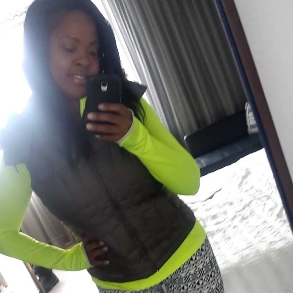 Meet your Posher, Jacquelyn - Picture 2 of 3